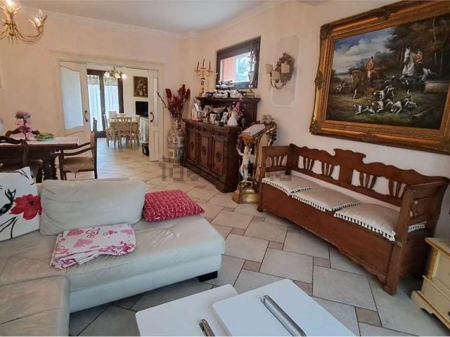 Casa in vendita a Marche, Ancona