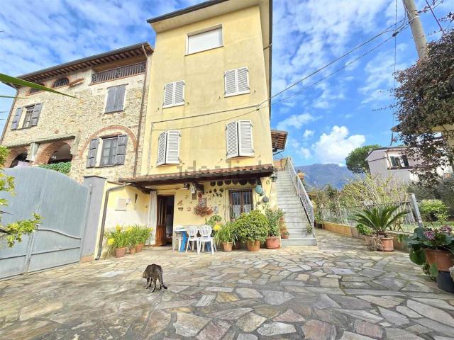 Casa in vendita a Camaiore, Toscana