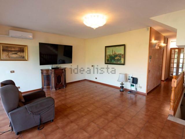 Casa in vendita a Dogana, Luni