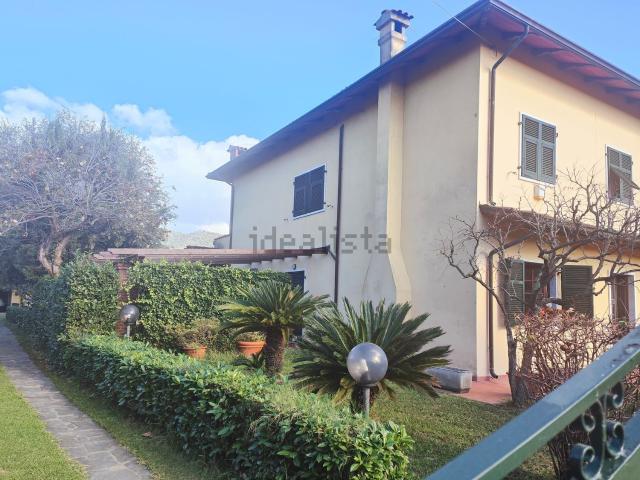 Casa in vendita a Battilana, Carrara