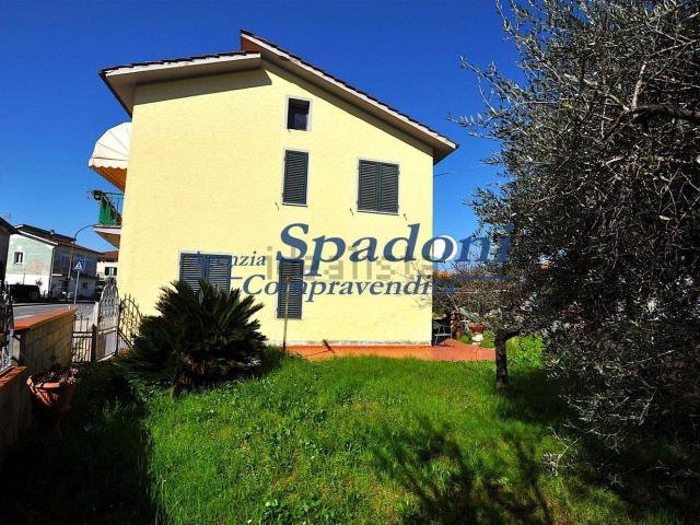 Casa in vendita a Ponte Buggianese, Borghino