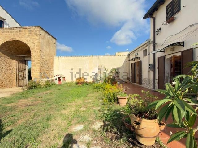 Casa in vendita a Partinico, Palermo