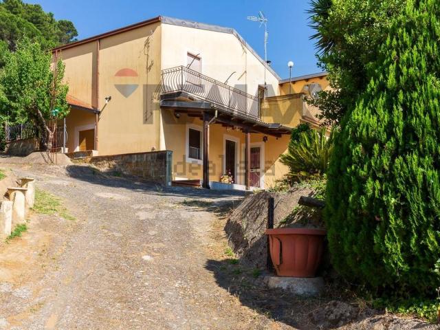 Casa in vendita a Piazza, Sicilia