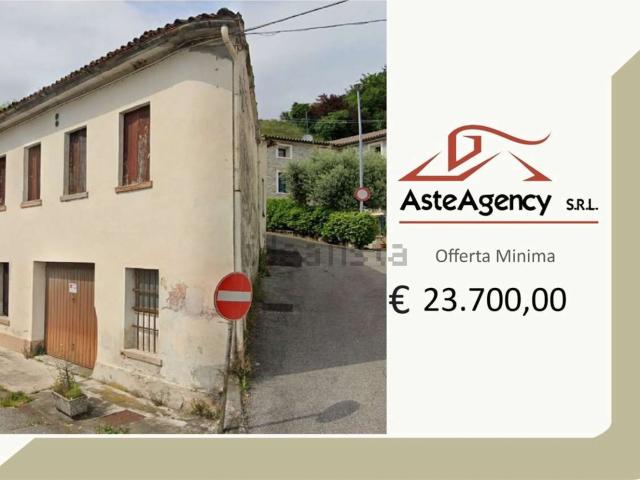Casa in vendita a Pieve del Grappa, Segusino