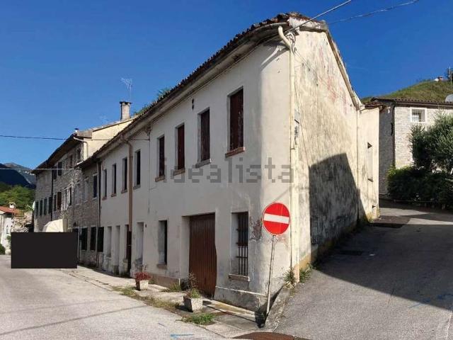 Casa in vendita a Pieve del Grappa, Segusino