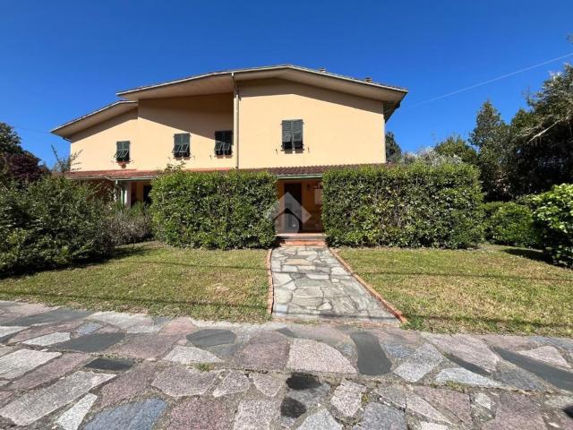 Casa in vendita a Ameglia, Liguria