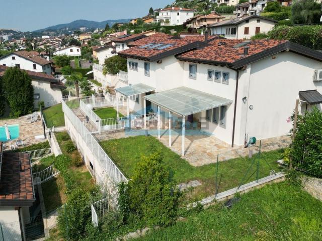 Casa in vendita a Sarnico, Lombardia