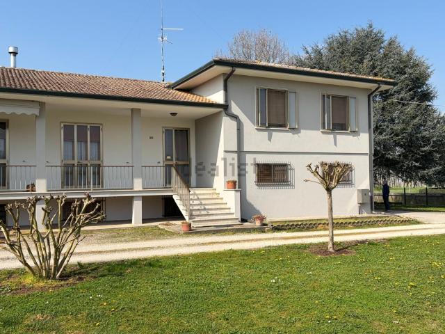 Casa in vendita a Trecenta, Veneto