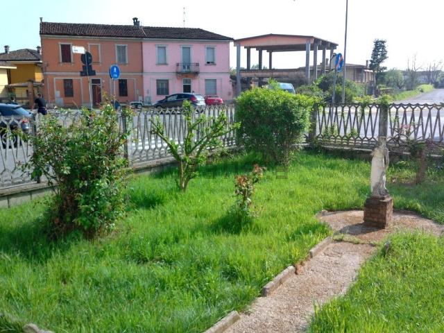 Casa in vendita a Soresina, Lombardia