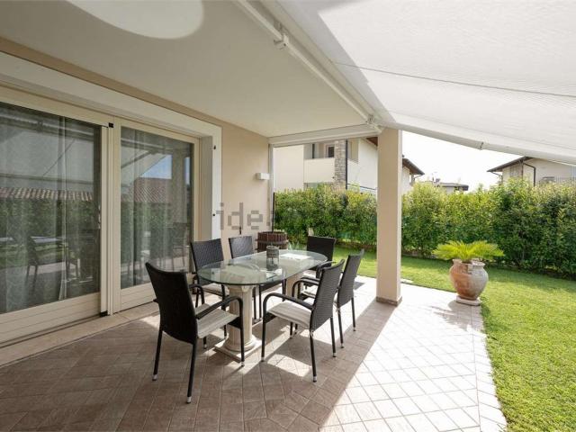 Casa in vendita a Balbiana, Manerba Del Garda