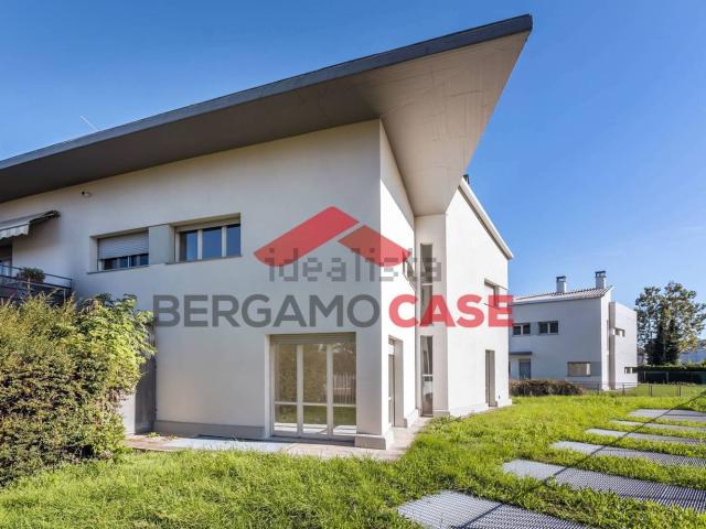 Casa in vendita a Seriate, Lombardia