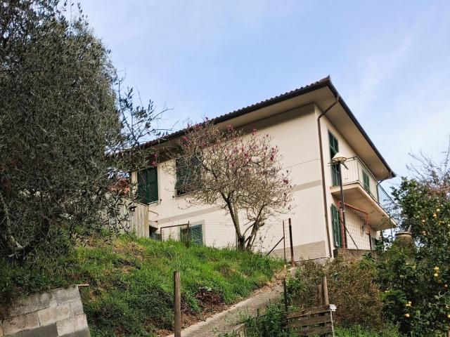 Casa in vendita a Verici superiore, Casarza Ligure