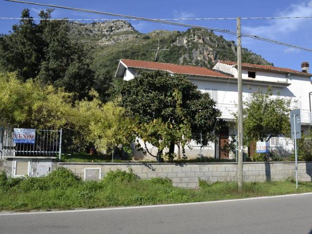 Casa in vendita a Salto Di Fondi, Lazio