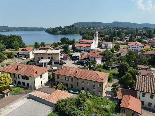 Casa in vendita a Cadrezzate con Osmate, Cadrezzate