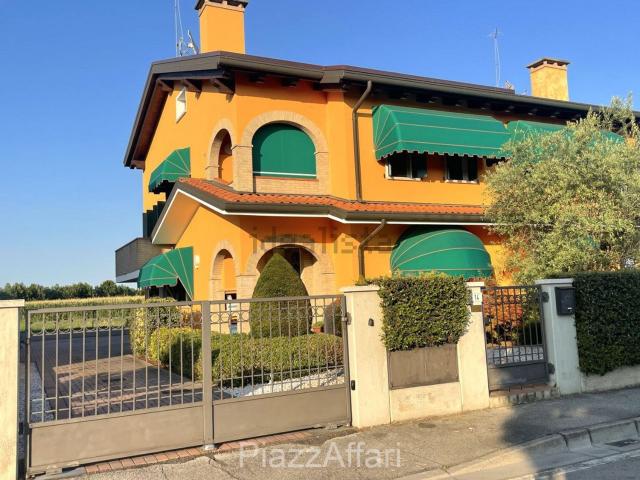 Casa in vendita a Brugine, Veneto