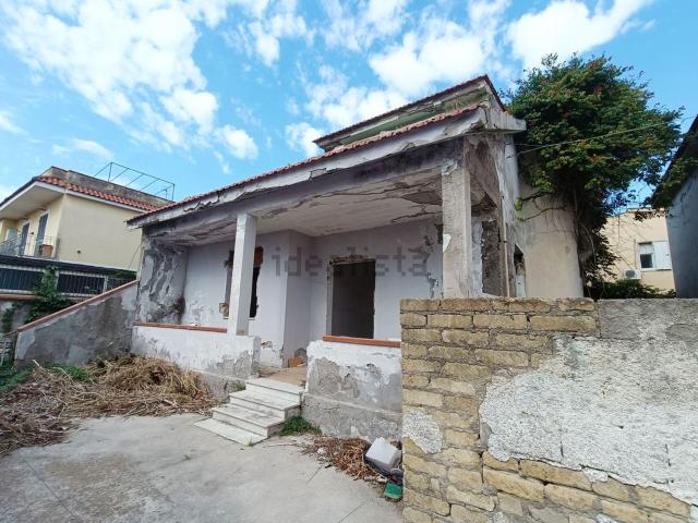 Casa in vendita a Castel Volturno, Campania
