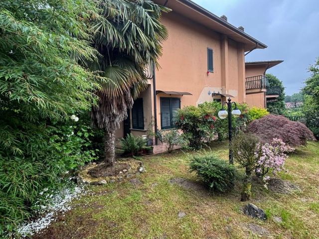 Casa in vendita a Barzanò, Lombardia