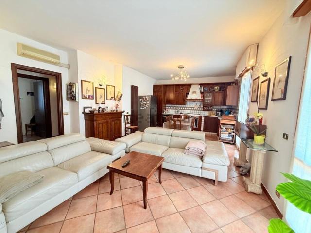 Casa in vendita a Unione dei comuni del Distretto Ceramico, Sassuolo