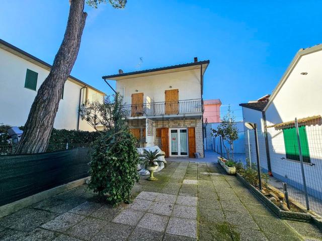 Casa in vendita a Punta Marina Terme, Ravenna