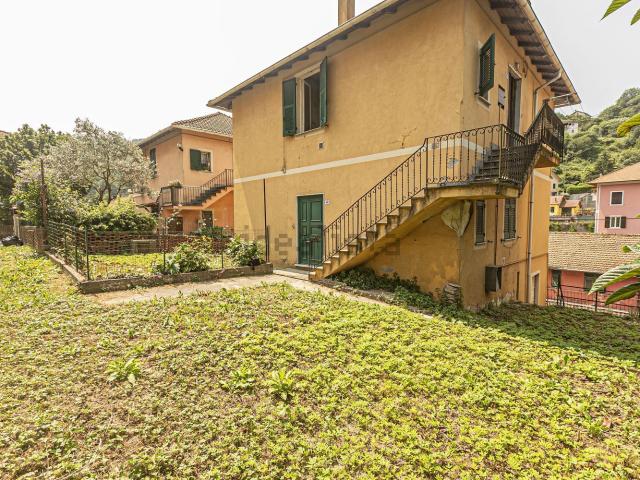 Casa in vendita a Campomorone, Liguria