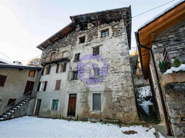 Casa in vendita a Comunità Montana della Valle Brembana, Carona