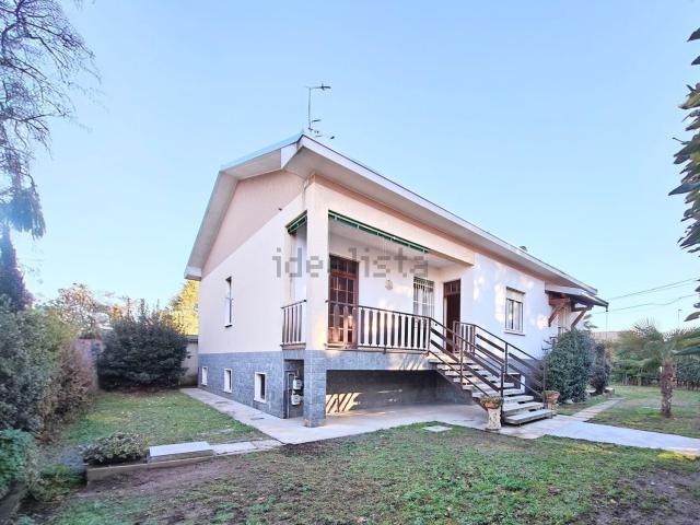 Casa in vendita a Fagnano Olona, Lombardia