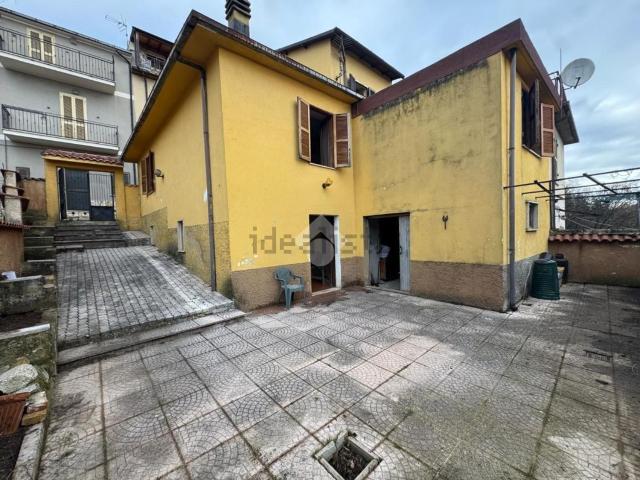 Casa in vendita a Pescocanale, Capistrello