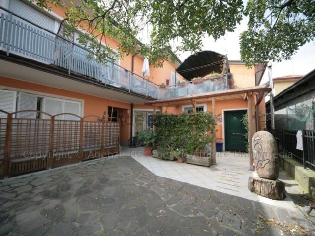 Casa in vendita a Sarzana, Liguria