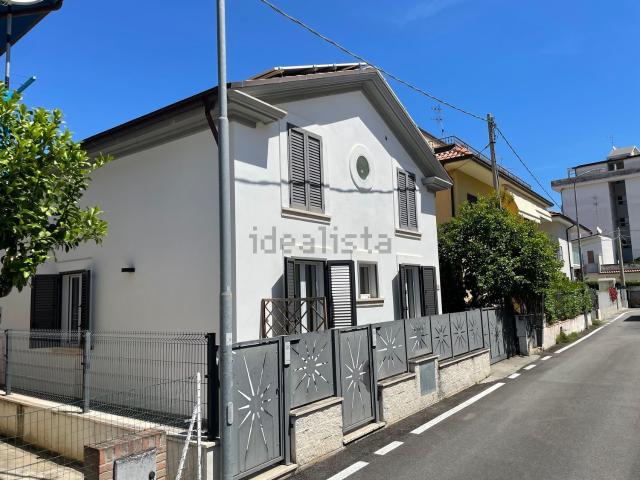Casa in vendita a Unione dei Comuni della Val Vibrata, Alba Adriatica