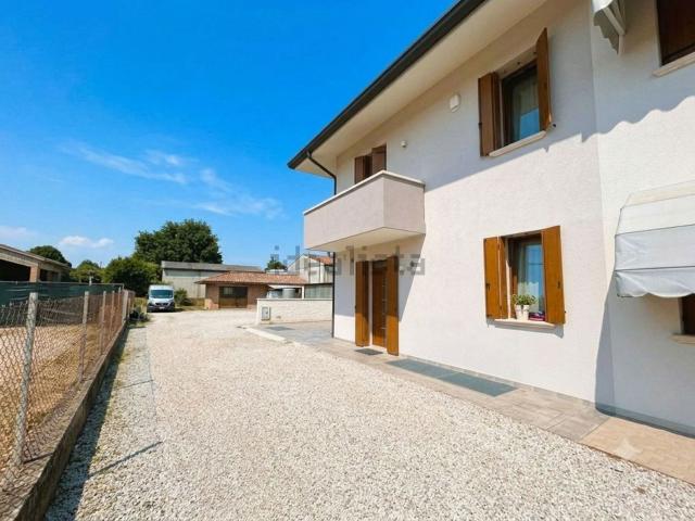 Casa in vendita a Castelfranco Veneto, Veneto