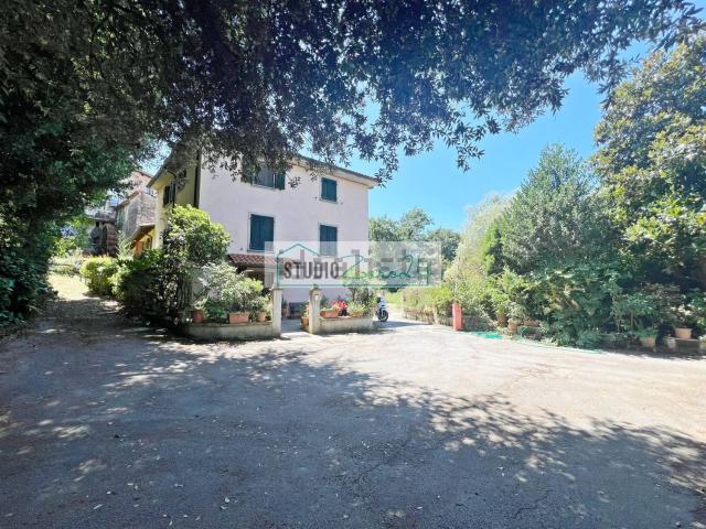 Casa in vendita a Camaiore, Toscana
