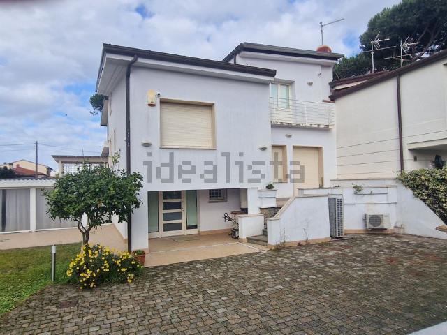 Casa in vendita a Camaiore, Toscana