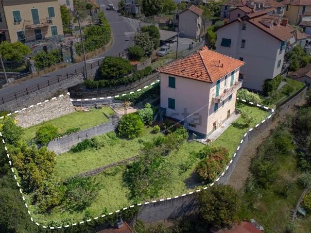Casa in vendita a Media Val Bisagno, Serra Riccò