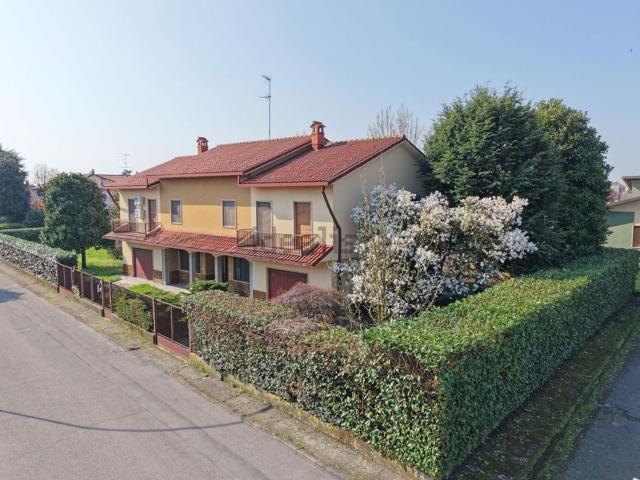 Casa in vendita a Abbiategrasso, Milano