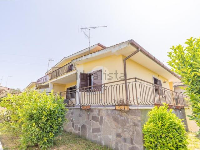 Casa in vendita a Guidonia Montecelio, Roma Capitale