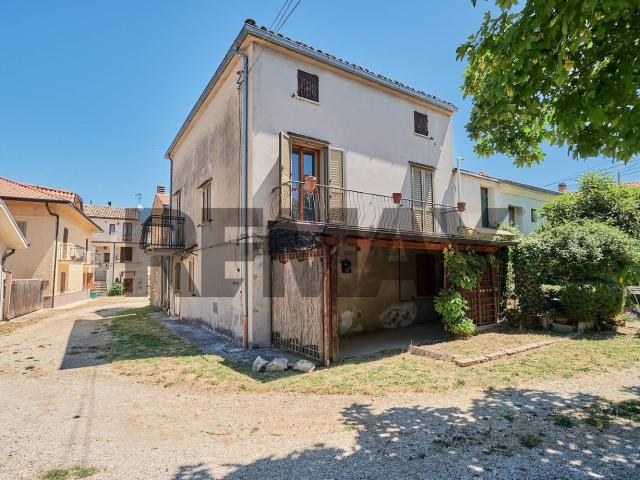 Casa in vendita a Ari, Abruzzo