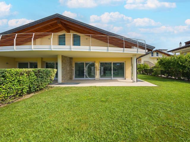 Casa in vendita a Sirmione, Lombardia
