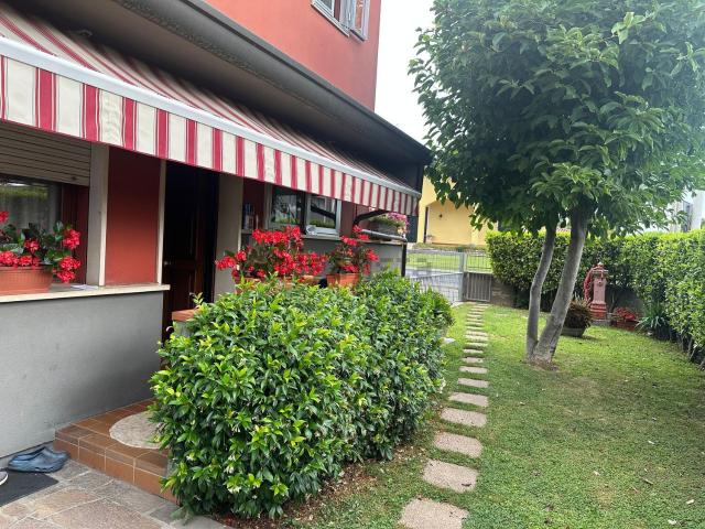 Casa in vendita a Ponte San Nicolò, Roncaglia