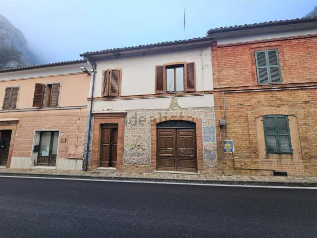 Casa in vendita a Marche, Macerata