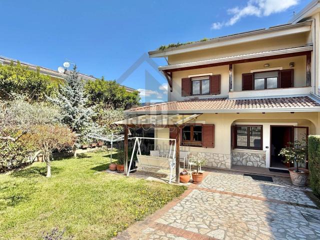 Casa in vendita a Calabria, Cosenza