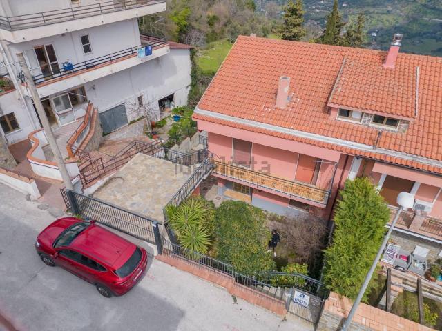 Casa in vendita a Ogliastro Cilento, Campania