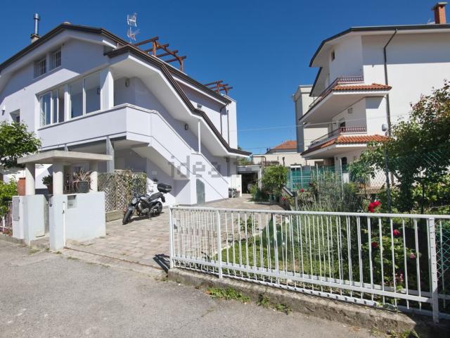 Casa in vendita a Riccione, Reggio Emilia