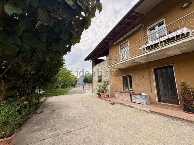 Casa in vendita a Pradalunga, Lombardia