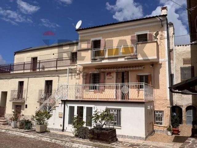 Casa in vendita a Collepietro, Abruzzo