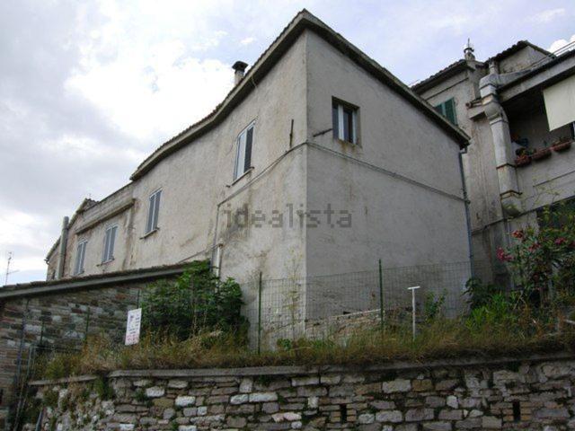Casa in vendita a Castello al Monte, Marche