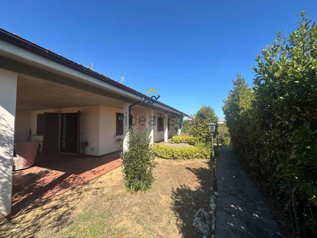 Casa in vendita a Petrella, Marche