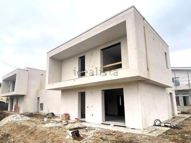 Casa in vendita a Buttapietra, Veneto