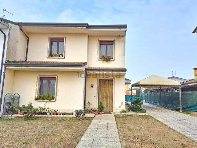 Casa in vendita a Bevilacqua, Veneto