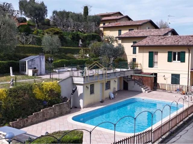 Casa in vendita a Padenghe Sul Garda, Lombardia