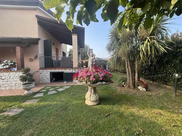 Casa in vendita a Sarzana, Liguria